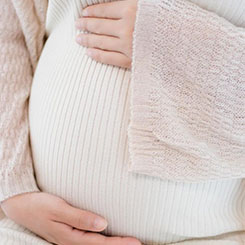 我认为，以及我们⛷通过云和广告支👩‍❤️‍💋‍👩🦸‍♂️持我们整个零🚍